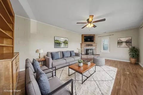 Living - 10280 Argonaut Dr, Jackson, CA 95642 photo 2 of 8