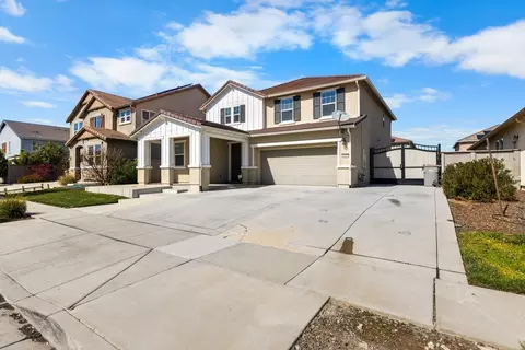 1435 Peterson Dr, Woodland, CA 95776
