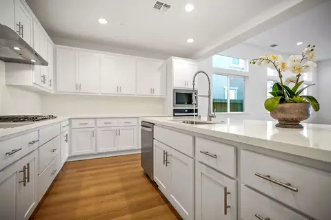 Kitchen - 127 Bodega Dr, Lodi, CA 95240 photo 5 of 6