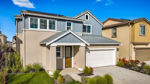 Exterior - 127 Bodega Dr, Lodi, CA 95240 photo 5 of 10