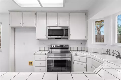 Kitchen - 5121 Durley, Salida, CA 95368 photo 1 of 4
