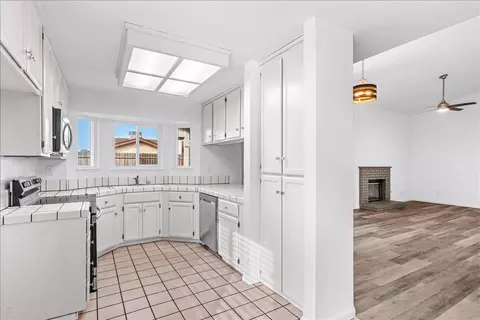 Kitchen - 5121 Durley, Salida, CA 95368 photo 2 of 4