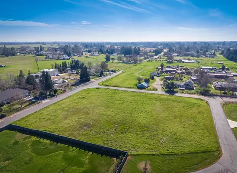 10685 Halfway Rd, Elk Grove, CA 95624