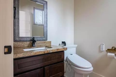 Bath - 4809 Trails Ct, Modesto, CA 95357 photo 3 of 8