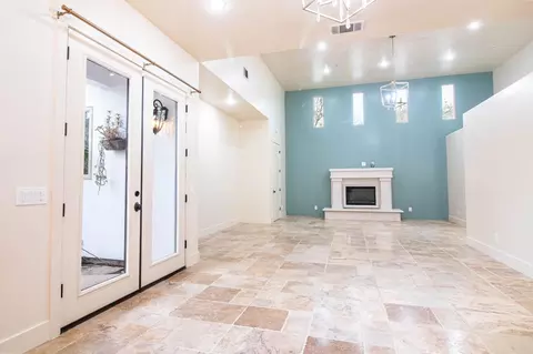 Living - 4809 Trails Ct, Modesto, CA 95357 photo 6 of 7