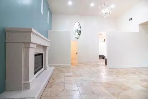 Living - 4809 Trails Ct, Modesto, CA 95357 photo 4 of 7
