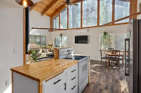 Kitchen - 210 David Lee Rd, Arnold, CA 95223 photo 4 of 4
