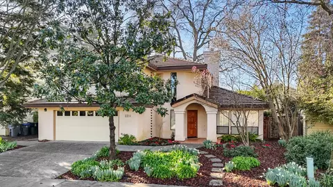 Exterior - 2216 Bryce Ln, Davis, CA 95616 photo 2 of 10