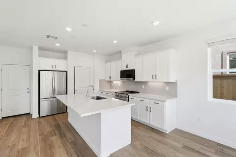 Kitchen - 1001 Ginkgo Cir, Davis, CA 95618 photo 1 of 1