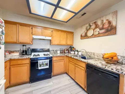 151 El Verano Way, Merced, CA 95341 photo 5