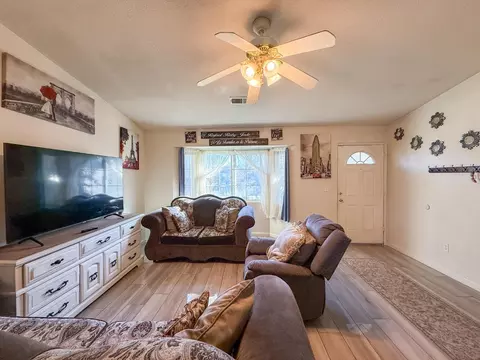 151 El Verano Way, Merced, CA 95341 photo 4