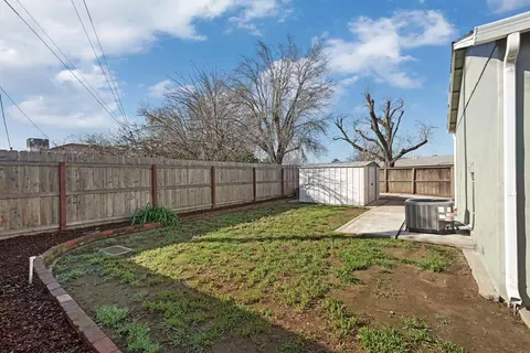Exterior - 1240 S Crescent Ave, Lodi, CA 95240 photo 11 of 16
