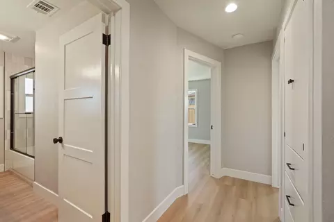 Entry Way - 1240 S Crescent Ave, Lodi, CA 95240 photo 3 of 4