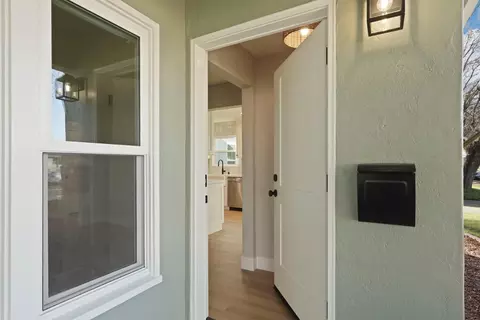 Entry Way - 1240 S Crescent Ave, Lodi, CA 95240 photo 1 of 4