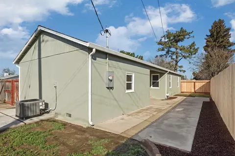 Exterior - 1240 S Crescent Ave, Lodi, CA 95240 photo 7 of 16