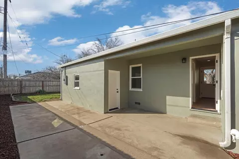 Exterior - 1240 S Crescent Ave, Lodi, CA 95240 photo 10 of 16