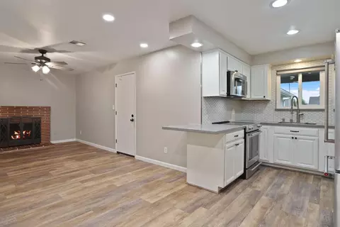 Living - 1262 Glenhurst Dr, Lodi, CA 95240 photo 2 of 7