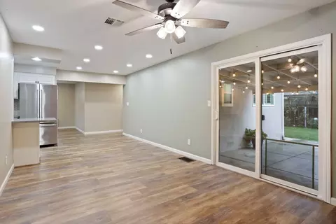 Living - 1262 Glenhurst Dr, Lodi, CA 95240 photo 6 of 7
