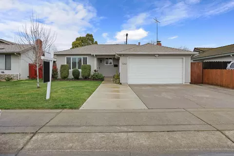 Exterior - 1262 Glenhurst Dr, Lodi, CA 95240 photo 6 of 6