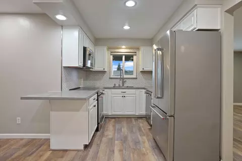 Kitchen - 1262 Glenhurst Dr, Lodi, CA 95240 photo 2 of 4