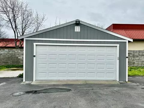 Exterior - 1253 E Louise Ave, Manteca, CA 95336 photo 2 of 9