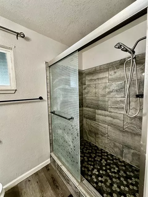 Bath - 1253 E Louise Ave, Manteca, CA 95336 photo 4 of 6