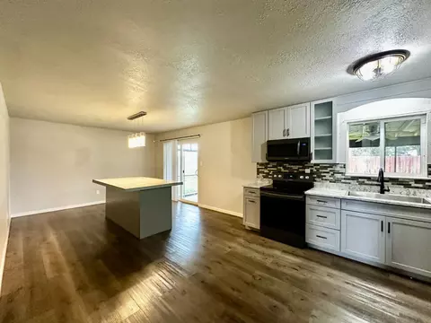 Kitchen - 1253 E Louise Ave, Manteca, CA 95336 photo 1 of 6