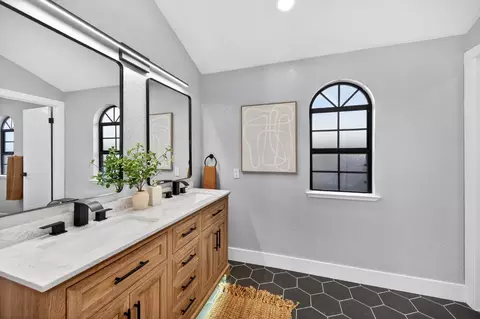 Bath - 3041 Root Ave, Carmichael, CA 95608 photo 4 of 6