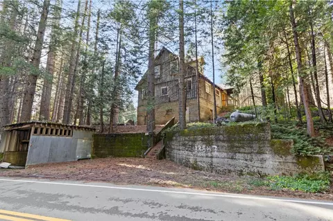 13887 La Porte Rd, Strawberry Valley, CA 95981