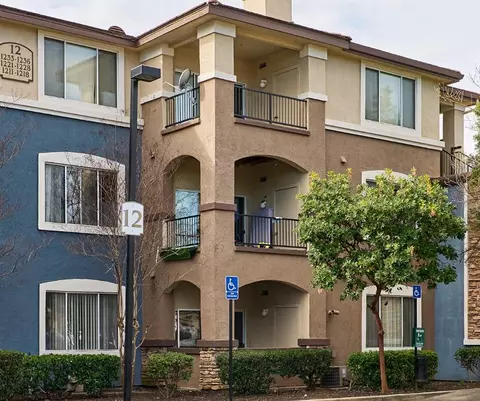 701 Gibson Dr #1215, Roseville, CA 95678