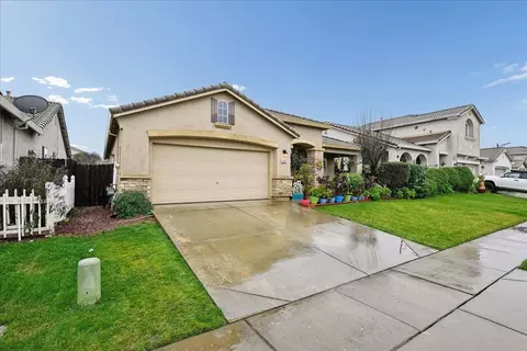 1364 Amaranth St, Plumas Lake, CA 95961 photo 3