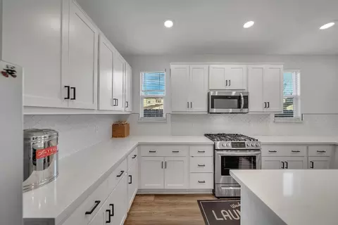 Kitchen - 4806 Ariel St, Keyes, CA 95328 photo 4 of 8