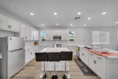 Kitchen - 4806 Ariel St, Keyes, CA 95328 photo 3 of 8