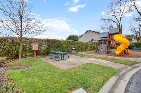Exterior - 5242 Wyndham Oak Ln, Carmichael, CA 95608 photo 15 of 15