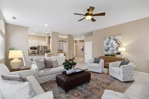 Living - 5242 Wyndham Oak Ln, Carmichael, CA 95608 photo 5 of 5