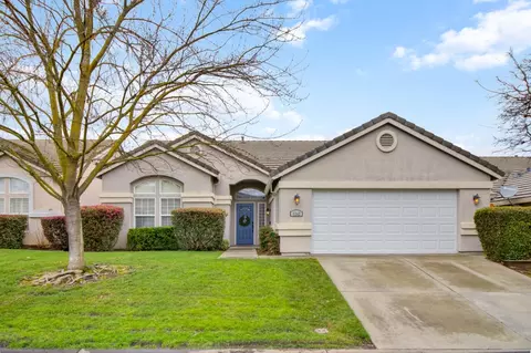 Exterior - 5242 Wyndham Oak Ln, Carmichael, CA 95608 photo 12 of 15