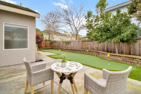 Exterior - 5242 Wyndham Oak Ln, Carmichael, CA 95608 photo 8 of 15