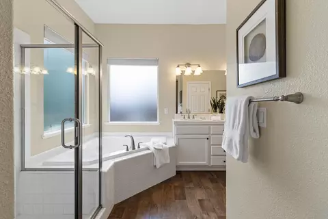 Bath - 5242 Wyndham Oak Ln, Carmichael, CA 95608 photo 1 of 5