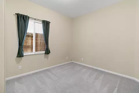 Bedroom - 5242 Wyndham Oak Ln, Carmichael, CA 95608 photo 5 of 6