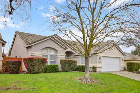 Exterior - 5242 Wyndham Oak Ln, Carmichael, CA 95608 photo 13 of 15
