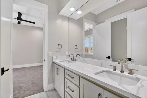 Bath - 5709 Thomson Loop, Davis, CA 95616 photo 3 of 4