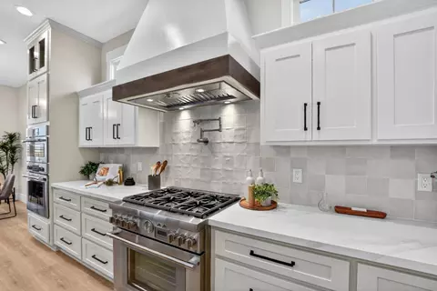 Kitchen - 5709 Thomson Loop, Davis, CA 95616 photo 2 of 4