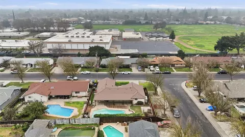 View/Area - 2718 Warwick Ln, Modesto, CA 95350 photo 5 of 5