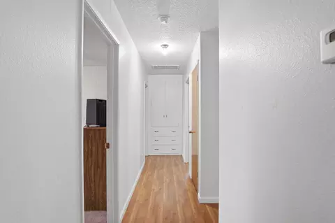 Entry Way - 2718 Warwick Ln, Modesto, CA 95350 photo 1 of 2