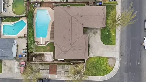 View/Area - 2718 Warwick Ln, Modesto, CA 95350 photo 2 of 5