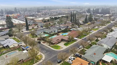 View/Area - 2718 Warwick Ln, Modesto, CA 95350 photo 3 of 5