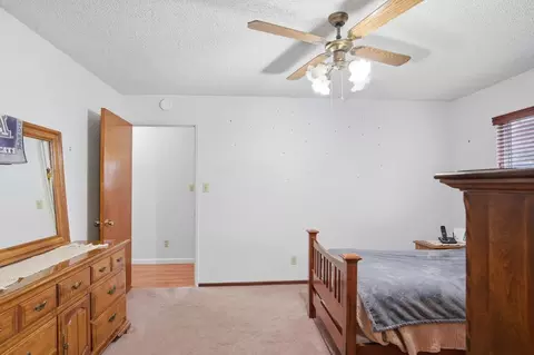 Bedroom - 2718 Warwick Ln, Modesto, CA 95350 photo 4 of 4