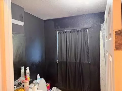 Bath - 226 Ruberto St, Modesto, CA 95351 photo 1 of 2