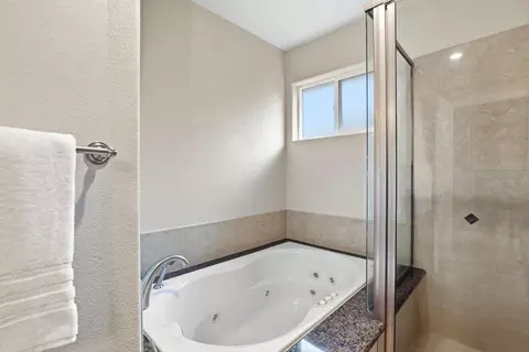Bath - 1236 Jacob Ln, Carmichael, CA 95608 photo 6 of 6