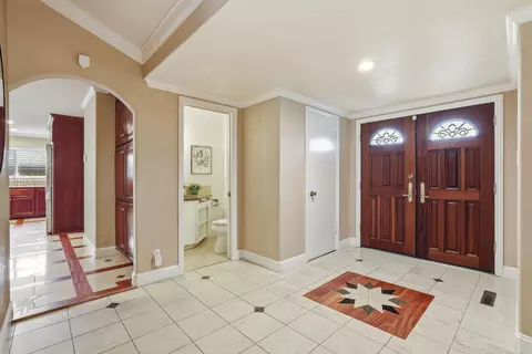 Entry Way - 1236 Jacob Ln, Carmichael, CA 95608 photo 4 of 7